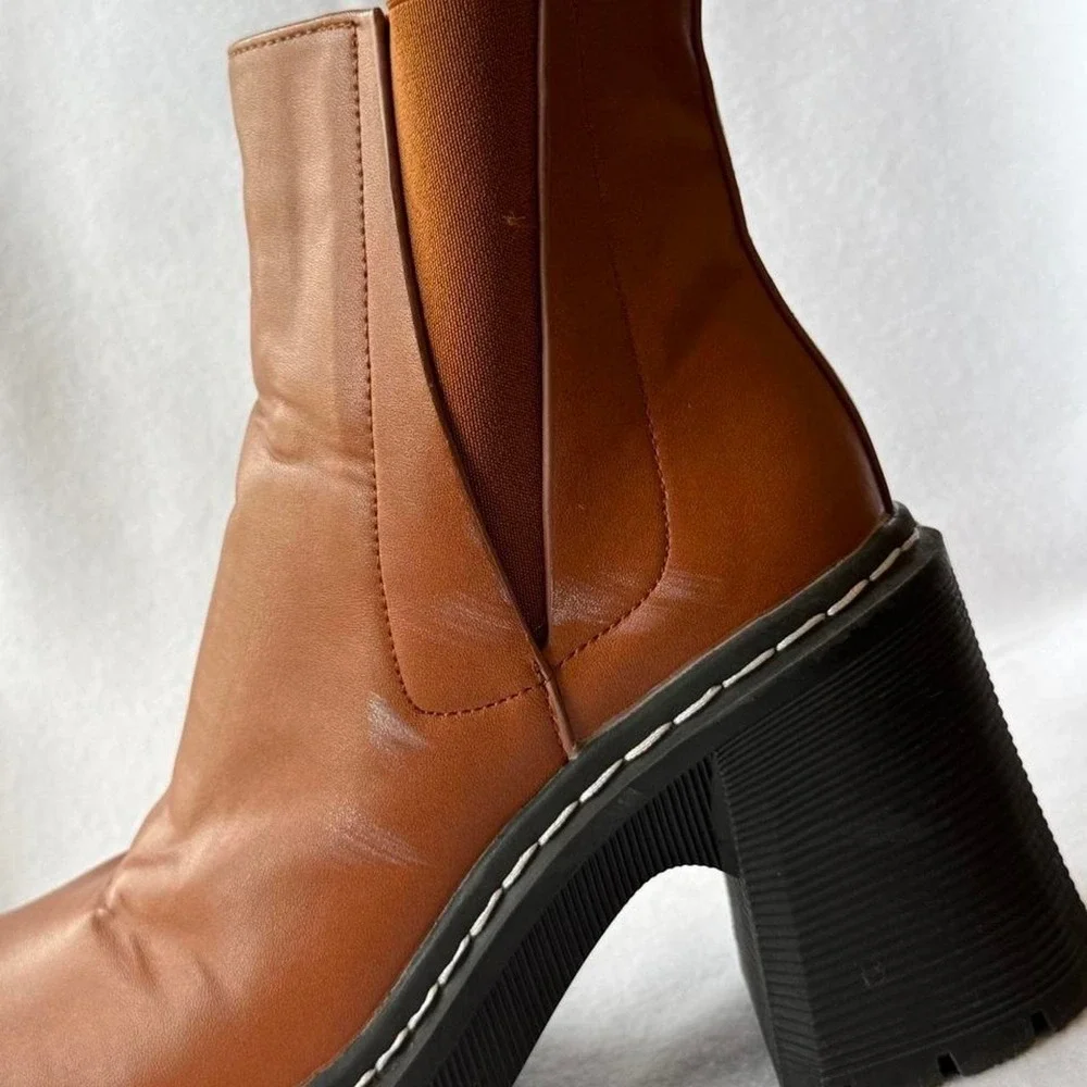 Mudd Natana-01L Womens Brown Platform Chelsea Boots Lug Sole Block Heel Size 6